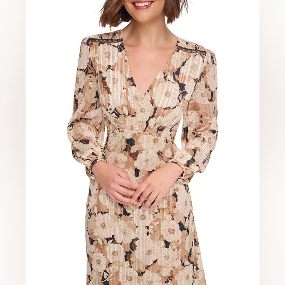Women's Clothing (738)